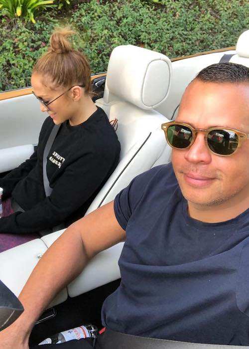 Alex Rodriguez and Jennifer Lopez in a December 2017 car selfie