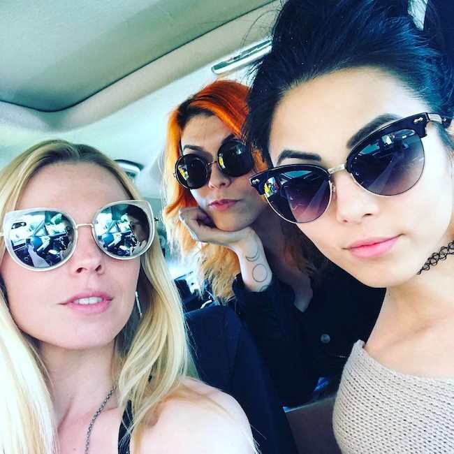 Anna Akana with friends in an Instagram selfie in February 2017