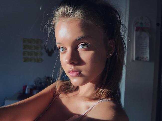 Anna Zak in a July 2017 selfie