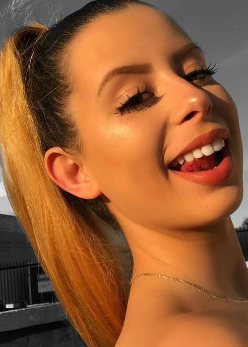 Ariana Renee in an Instagram selfie as seen in January 2018