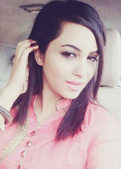 Arshi Khan in an Instagram selfie as seen in January 2018