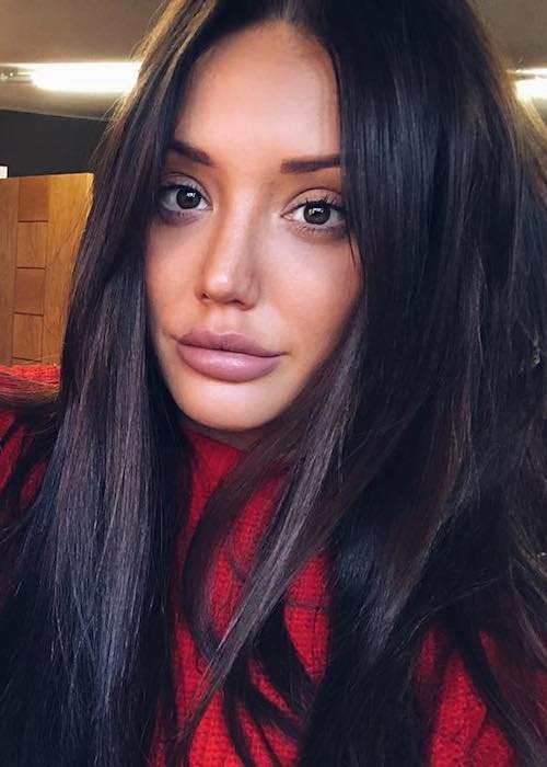 Charlotte Crosby morning selfie in February 2018