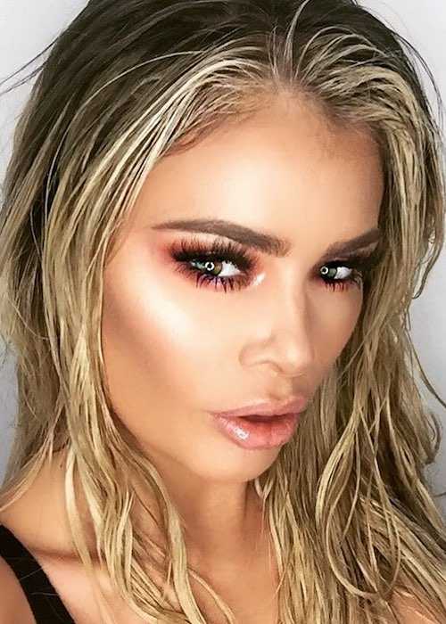 Chloe Sims in an Instagram selfie in October 2017