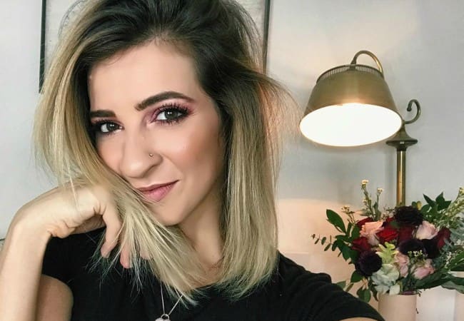 Gabbie Hanna in an Instagram selfie as seen in February 2018