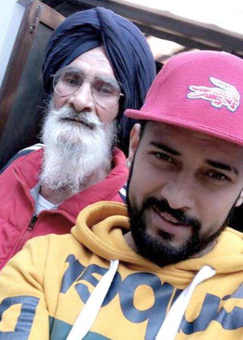 Garry Sandhu with his dad in a selfie in January 2018