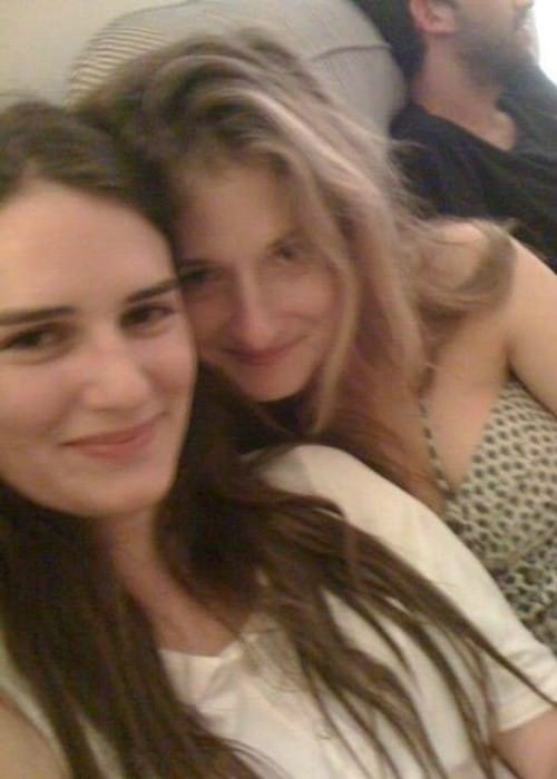 Grace Gummer (Right) in a selfie in January 2016