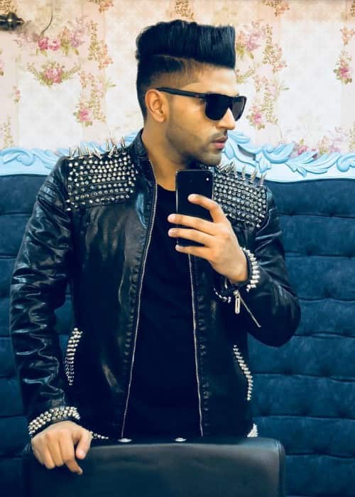 Guru Randhawa in an Instagram selfie as seen in December 2017