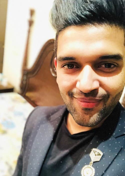 Guru Randhawa in an Instagram selfie as seen in November 2017