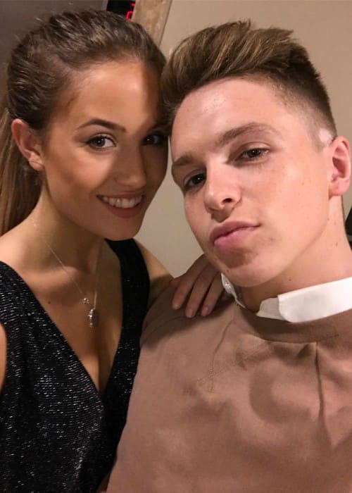 Joe Weller and Kate Hutchins in an Instagram selfie in October 2016