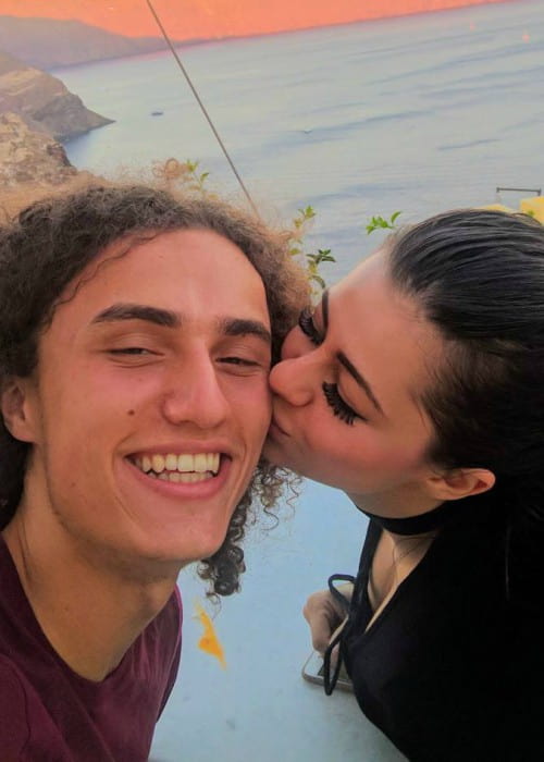 Kwebbelkop and Azzy in an Instagram selfie in October 2017