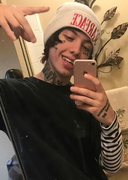 Lil Xan in an Instagram selfie in December 2017