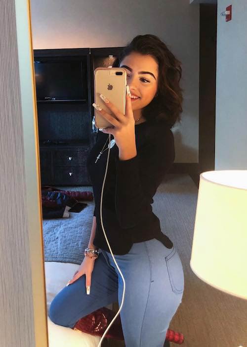 Malu Trevejo in a mirror selfie in January 2018