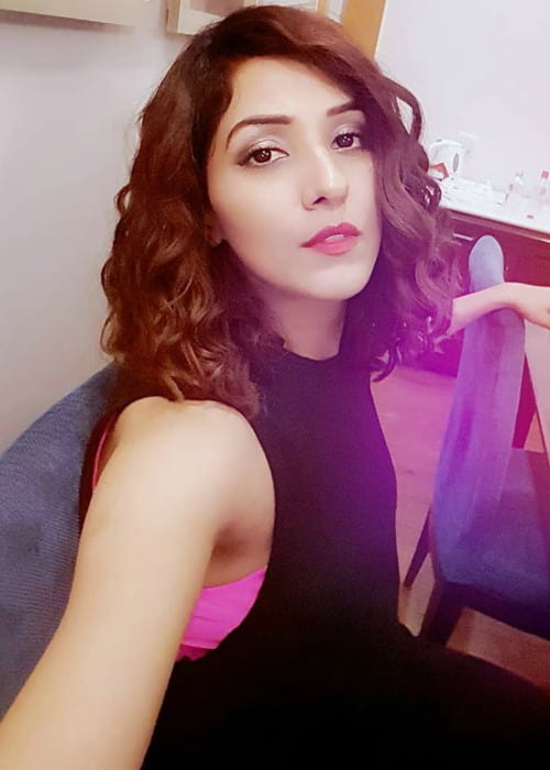 Neeti Mohan in an Instagram selfie in January 2018