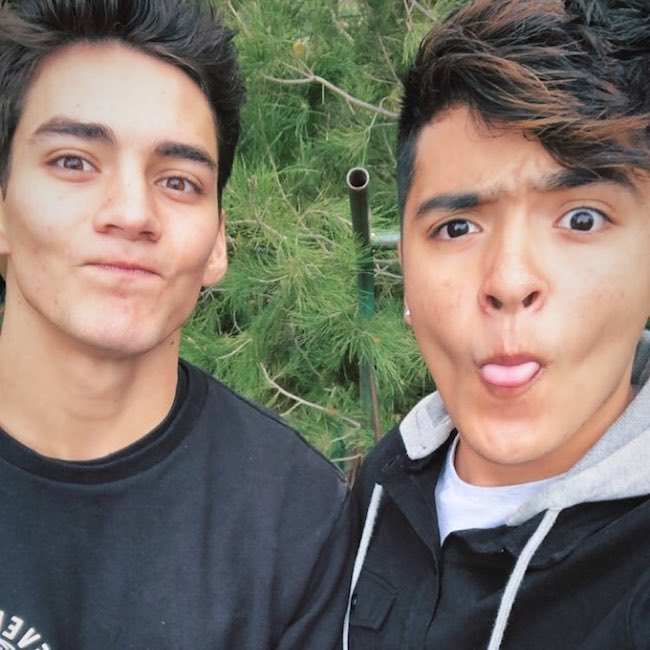 Sergio Calderón with his friend Chance Perez in a January 2018 selfie`
