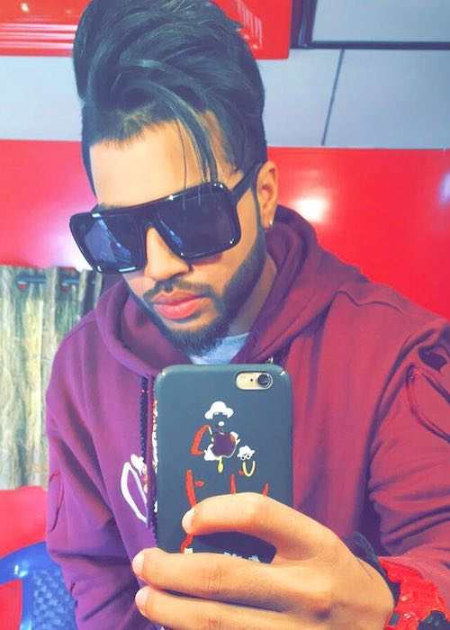 Sukhe in an Instagram selfie in November 2017