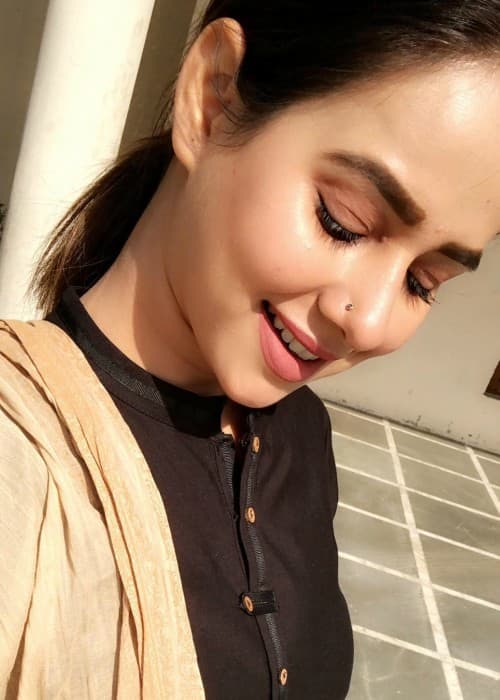 500px x 700px - Sunanda Sharma Height, Weight, Age, Boyfriend, Family, Facts, Biography