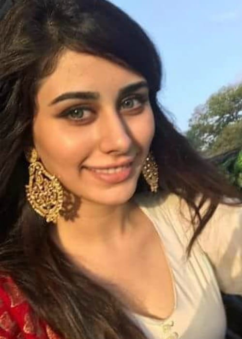 Warina Hussain in an Instagram selfie as seen in February 2018