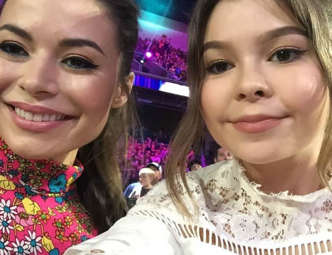 Addison Riecke (Right) and Miranda Cosgrove in a selfie in March 2017