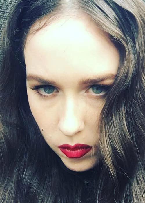 Allie X in a selfie as seen in June 2017