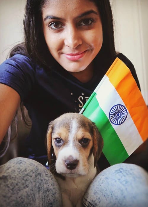 Anisha Dixit in a selfie with her dog on Republic Day in 2018