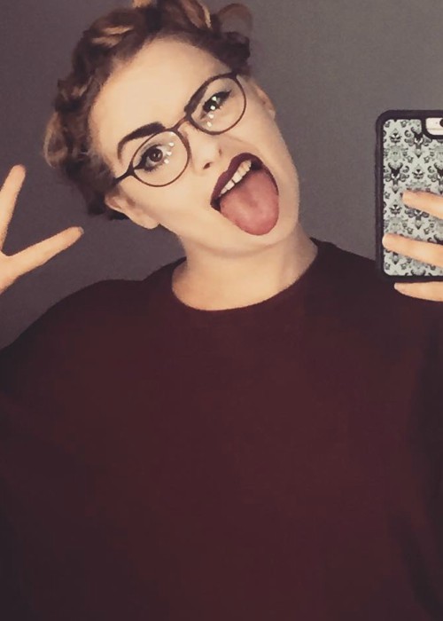 Carrie Hope Fletcher in a selfie in November 2017