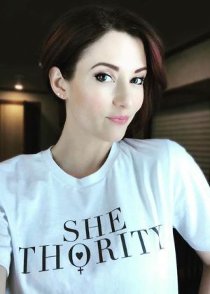 Chyler Leigh Height, Weight, Age, Spouse, Family, Facts, Biography