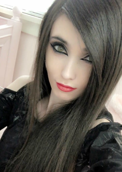 Eugenia Cooney in an Instagram selfie as seen in January 2018