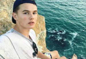 Garrett Wareing Height, Weight, Age, Girlfriend, Family, Facts, Biography