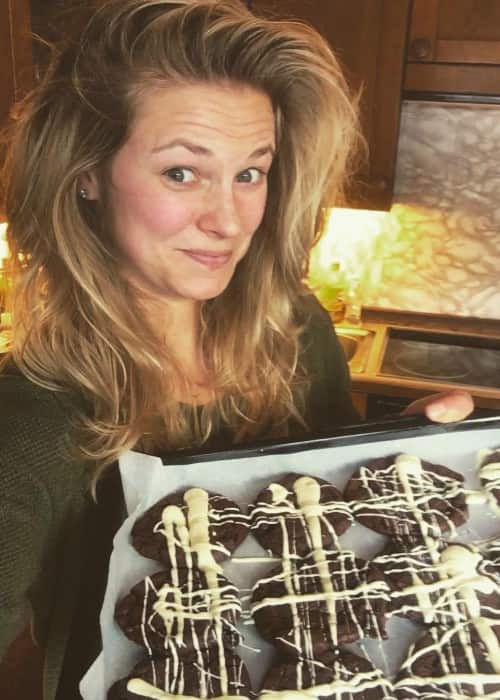 Jessie Diggins in a selfie while baking cookies in December 2017