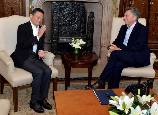 Mauricio Macri and Jack Ma at Casa Rosada in 2017