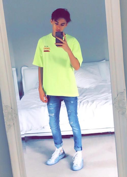 William Franklyn-Miller in a mirror selfie in Dublin, Ireland in April 2019