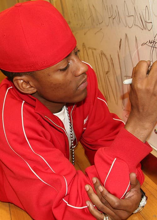 Cassidy signing his name in May 2005