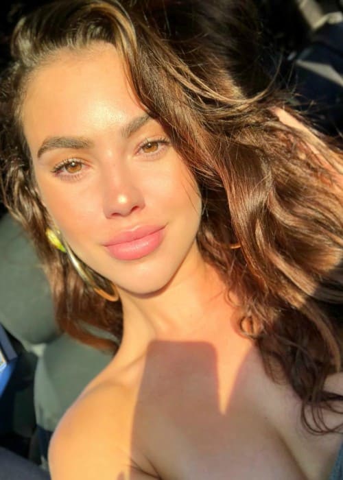 Chrysti Ane in an Instagram selfie as seen in April 2018