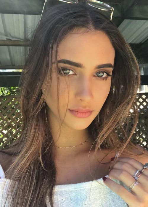 Elisha Herbert in an Instagram selfie as seen in September 2017