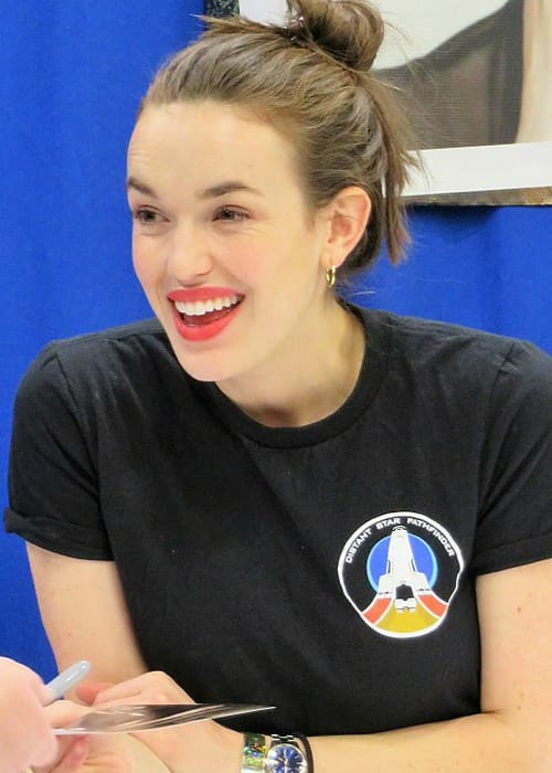 Elizabeth Henstridge as seen in 2017