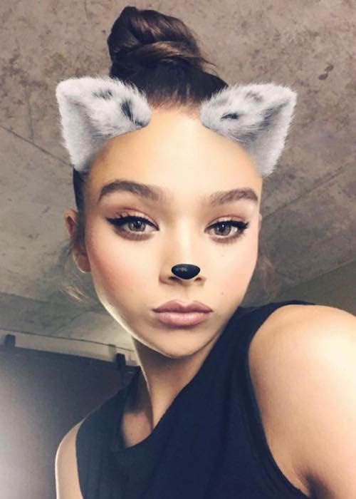 Hailee Steinfeld in a August 2017 selfie