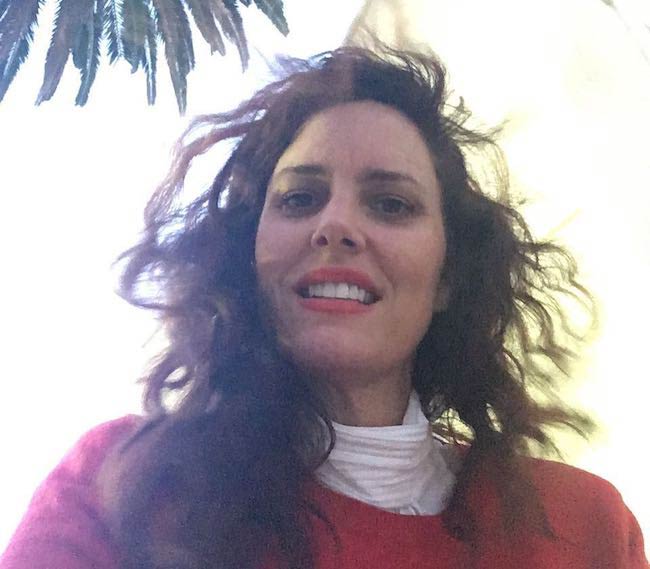 Ione Skye looks great in a selfie in April 2017