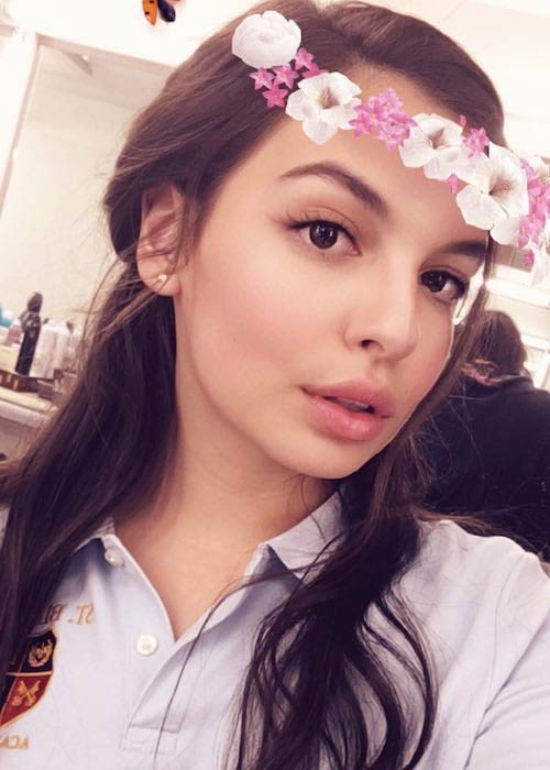 Isabella Gomez looks adorable in a Snapchat filter in June 2017