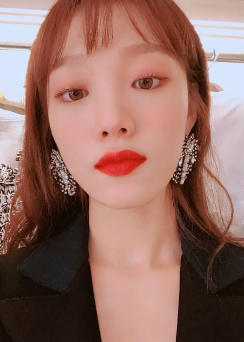 Lee Sung-kyung in an Instagram post as seen in March 2018