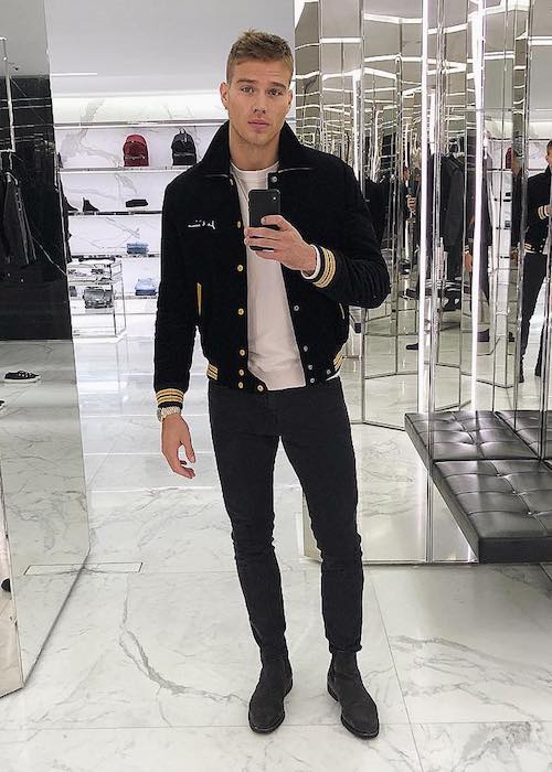 Matthew Noszka doing Christmas shopping in December 2017