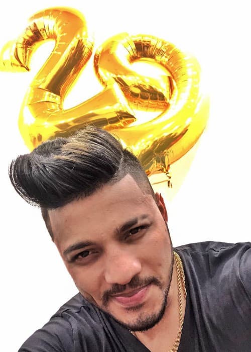 Raftaar in a selfie on his 29th birthday in 2017