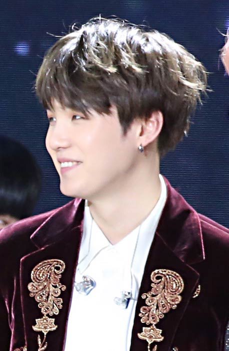 Suga at the 31st Golden Disk Awards