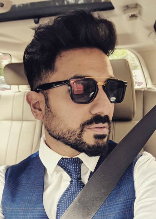 Vir Das in an Instagram selfie as seen in January 2018