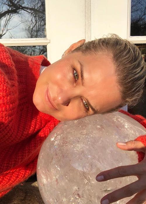 Yolanda Hadid in a February 2018 selfie