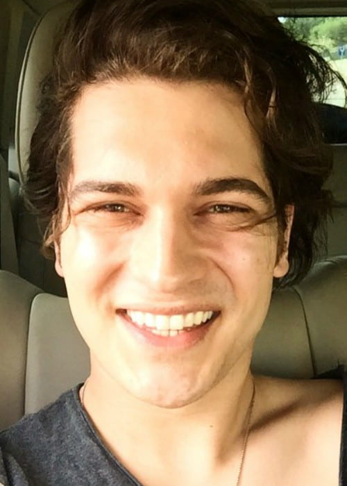 Çağatay Ulusoy in an Instagram selfie as seen in May 2015