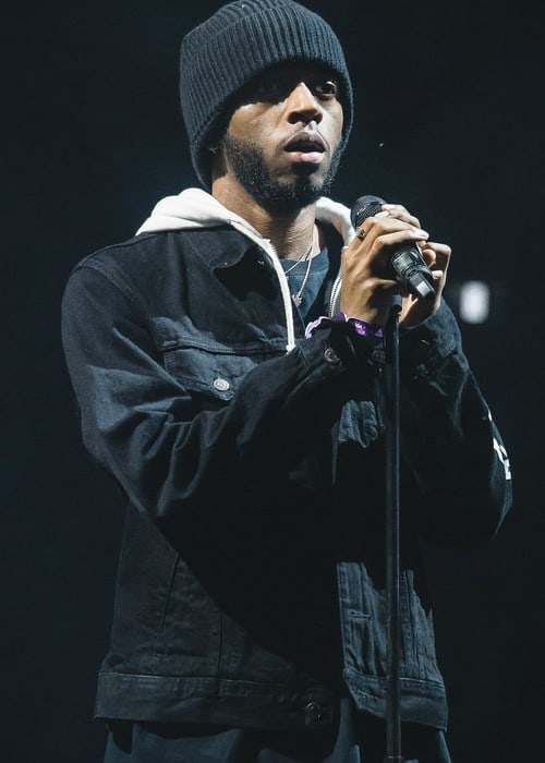 6lack performing at Osheaga in August 2017
