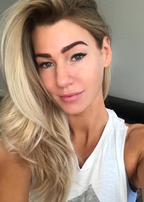 Anna Victoria in an Instagram selfie as seen in November 2017