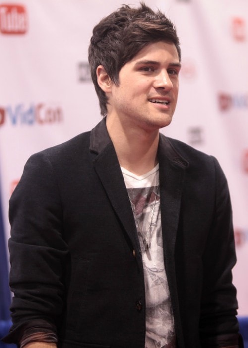 Anthony Padilla speaking at the 2014 VidCon