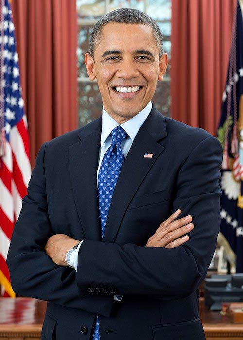 Barack Obama's official photograph in the Oval Office in December 2012