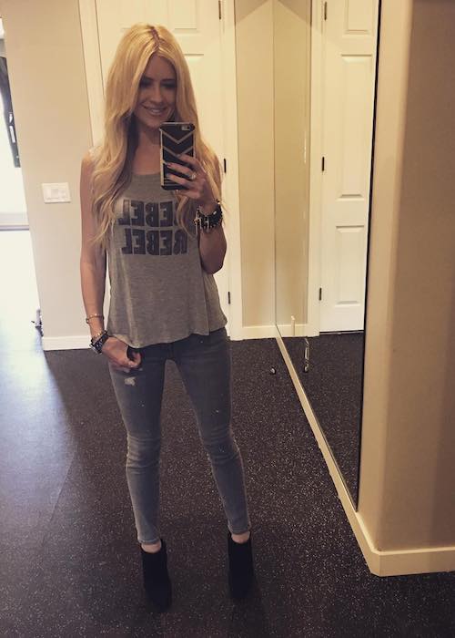 Christina El Moussa dans un selfie miroir en mai 2017